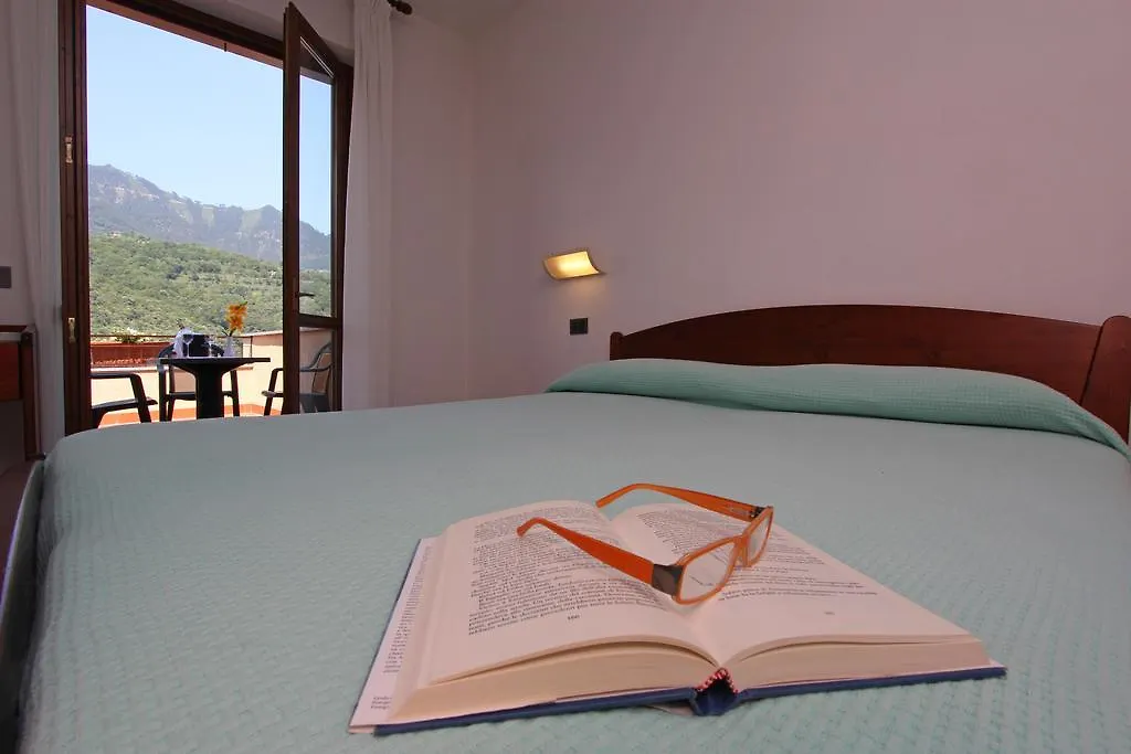 Hotel Garni Al Poggio Tignale 3*,  Italy